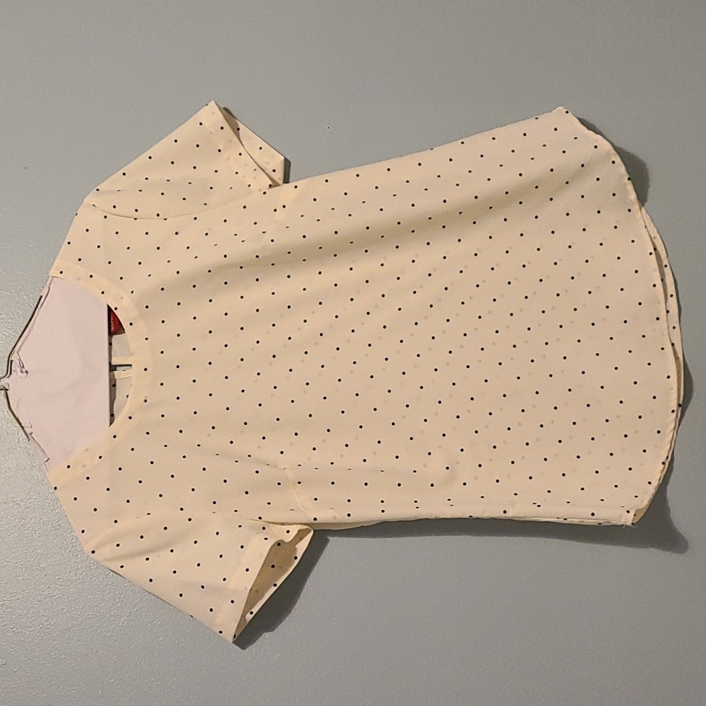 Polka dot shell top